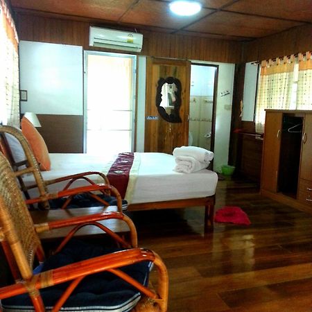 บ้านสนมณีโฮมสเตย์ Bansonmanee Homestay Khanom Extérieur photo