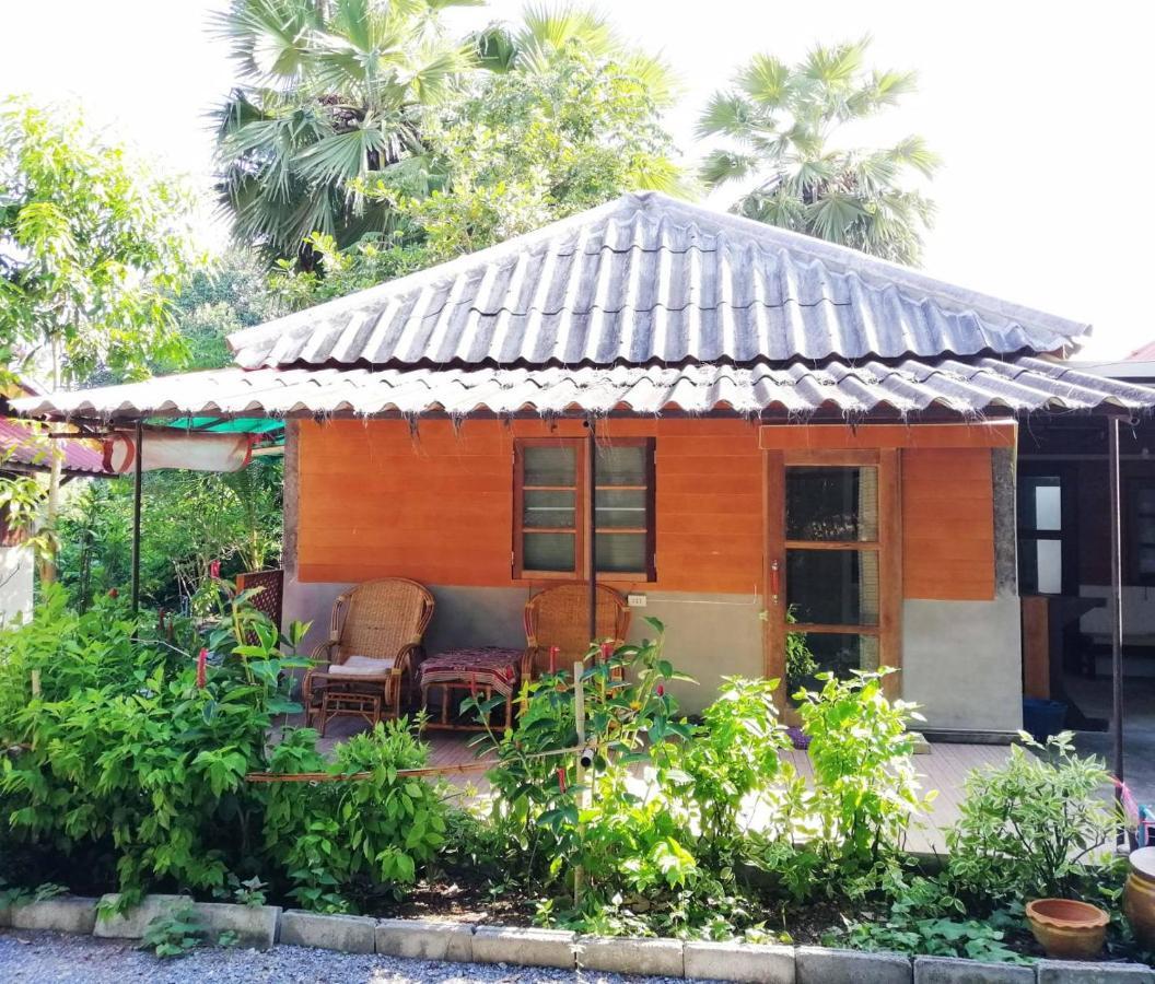 บ้านสนมณีโฮมสเตย์ Bansonmanee Homestay Khanom Extérieur photo