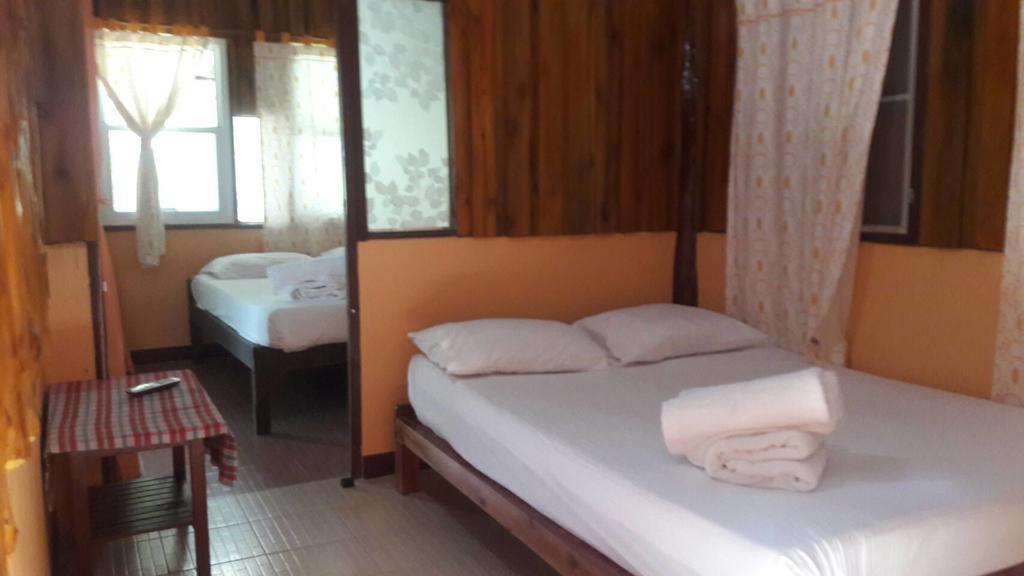 บ้านสนมณีโฮมสเตย์ Bansonmanee Homestay Khanom Extérieur photo