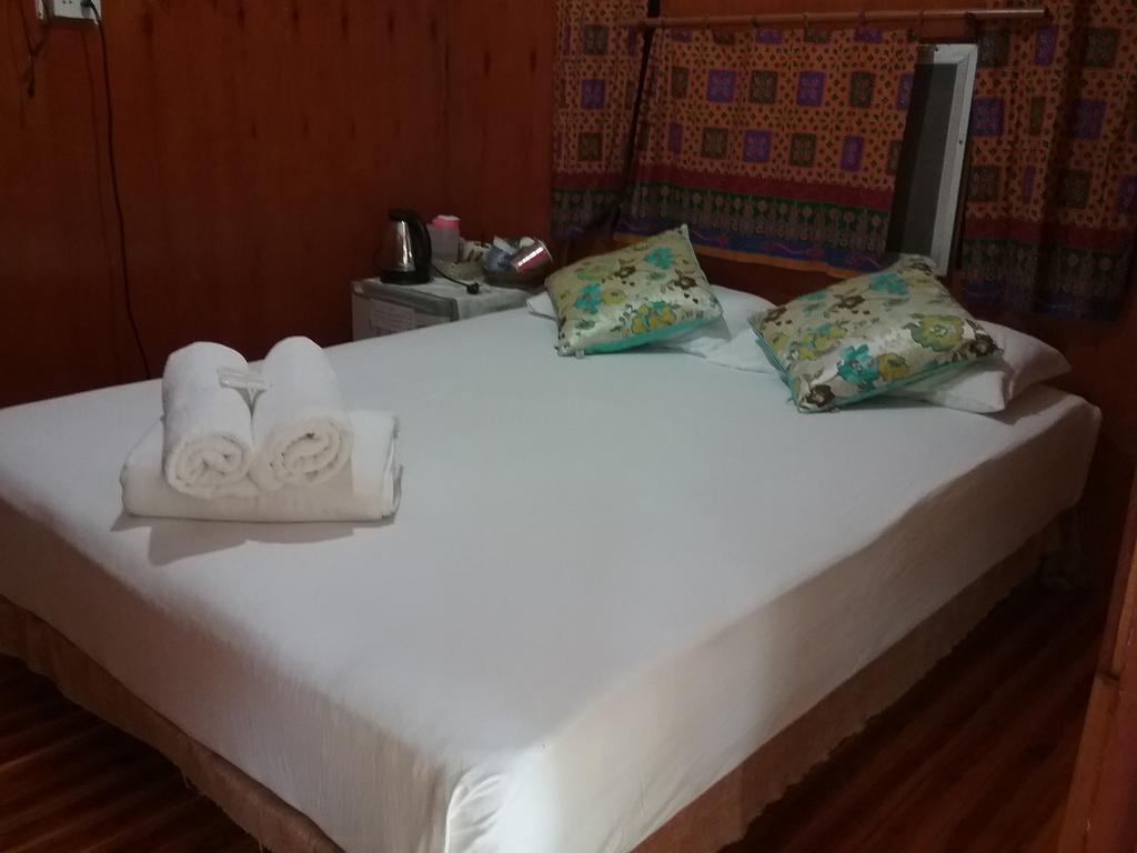 บ้านสนมณีโฮมสเตย์ Bansonmanee Homestay Khanom Extérieur photo