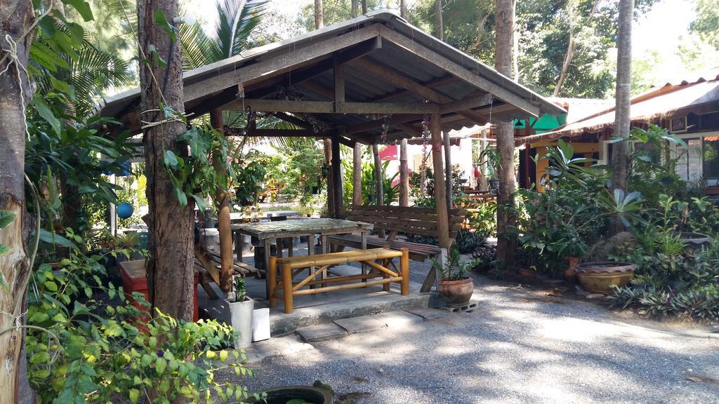 บ้านสนมณีโฮมสเตย์ Bansonmanee Homestay Khanom Extérieur photo