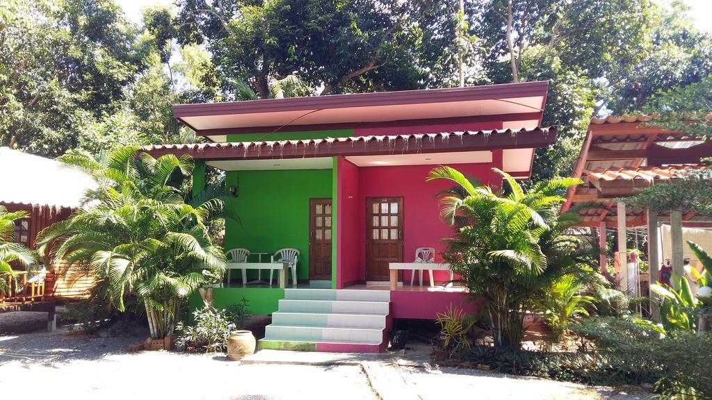 บ้านสนมณีโฮมสเตย์ Bansonmanee Homestay Khanom Extérieur photo