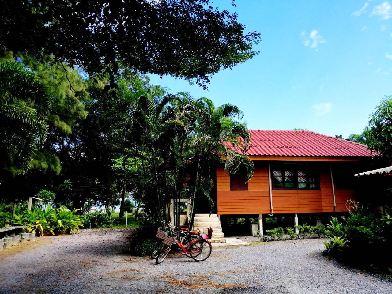 บ้านสนมณีโฮมสเตย์ Bansonmanee Homestay Khanom Extérieur photo